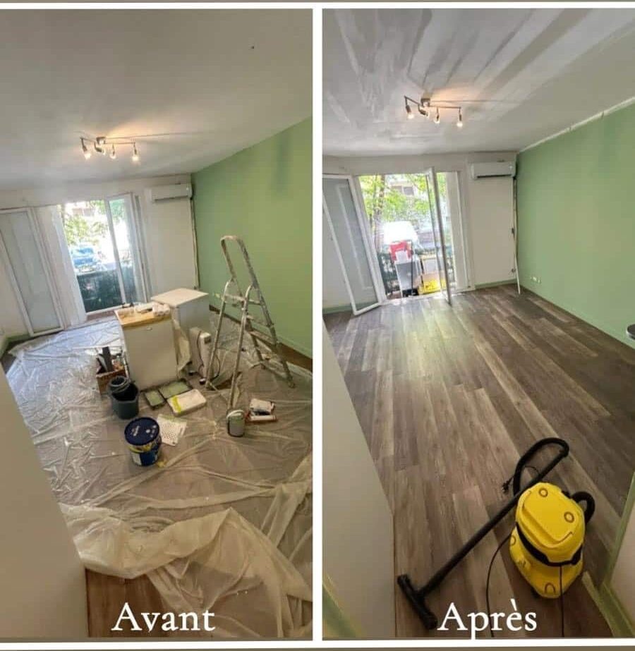 "Avant": pièce en rénovation avec bâches, peinture et échelle. "Après": sol stratifié, murs verts, pièce propre et aspirateur jaune.